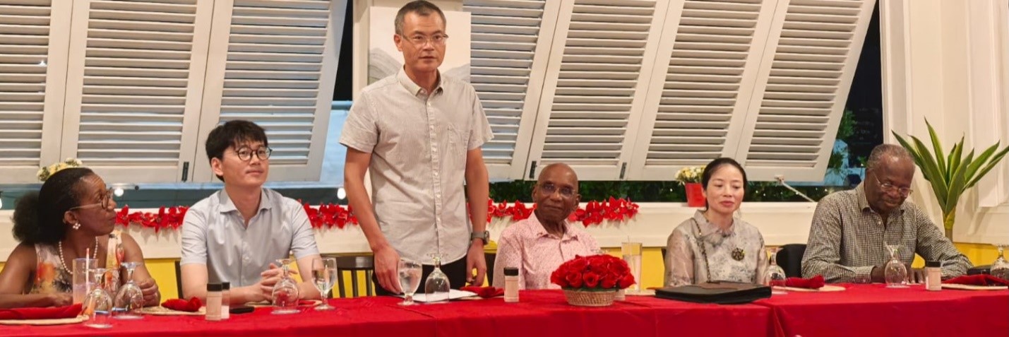 L to R: ABCF Executive member Betty Alleyne-Headley, Gang Jiang, the Ambassador, DeLisle Worrell, Wenjuan Wang and Dr Chelston Brathwaite. Photo: Xiaoxuan Qi